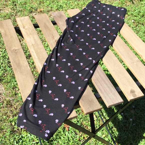 🟡sᴀʟᴇ! Hot Topic Skull💕 Leggings - Picture 5 of 5